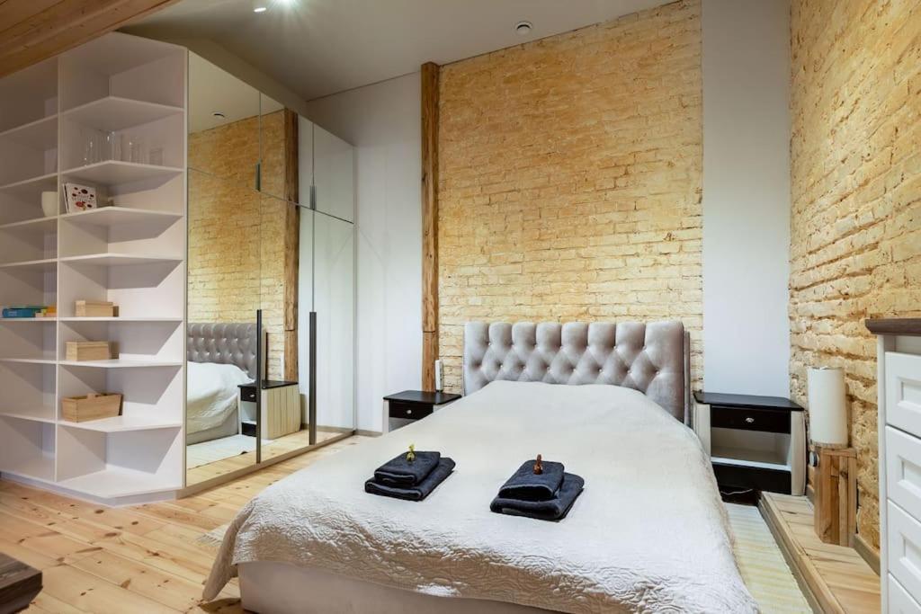 Luxury Apartment In Gedimino Av. Vilnius Exterior photo