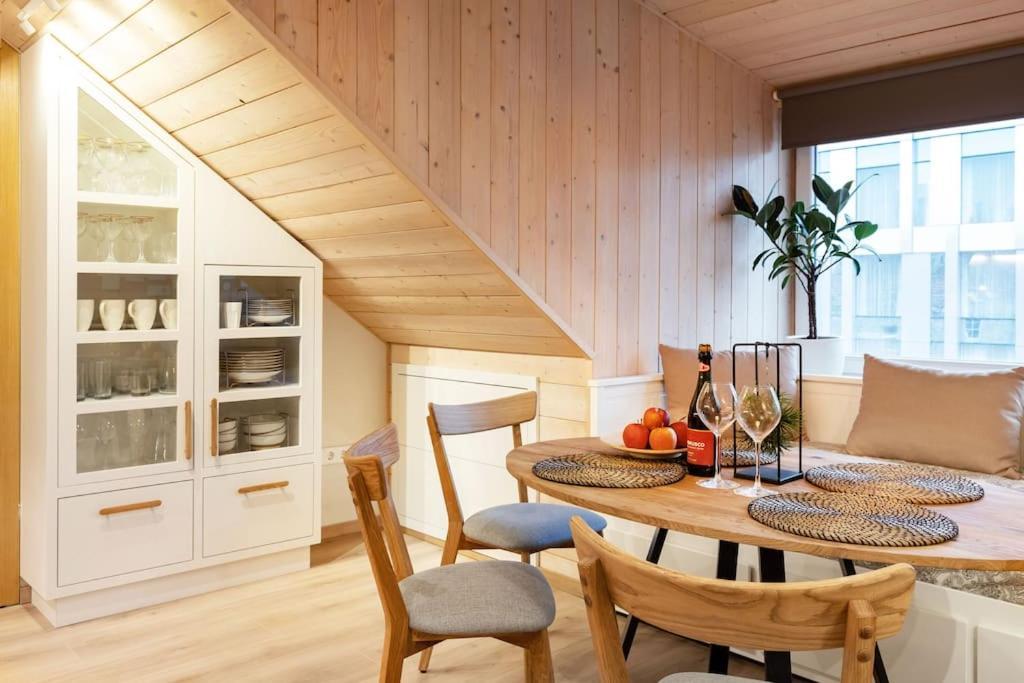 Luxury Apartment In Gedimino Av. Vilnius Exterior photo