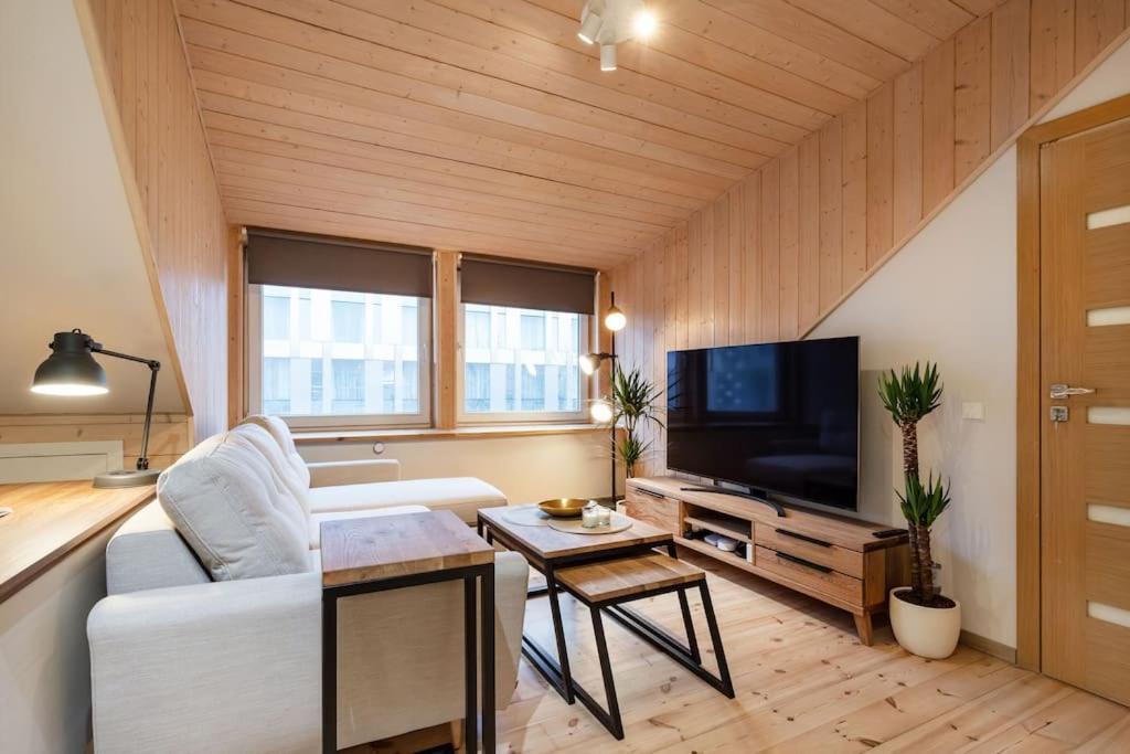 Luxury Apartment In Gedimino Av. Vilnius Exterior photo