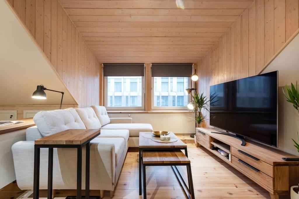 Luxury Apartment In Gedimino Av. Vilnius Exterior photo