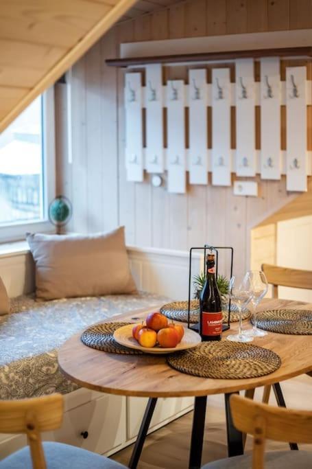 Luxury Apartment In Gedimino Av. Vilnius Exterior photo